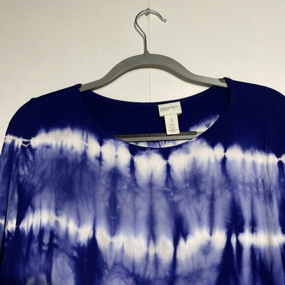 Zenergy By Chico’s Blue White Tie Dye Asymmetric hem Rayon Top size 1 (US M) - Picture 2 of 5